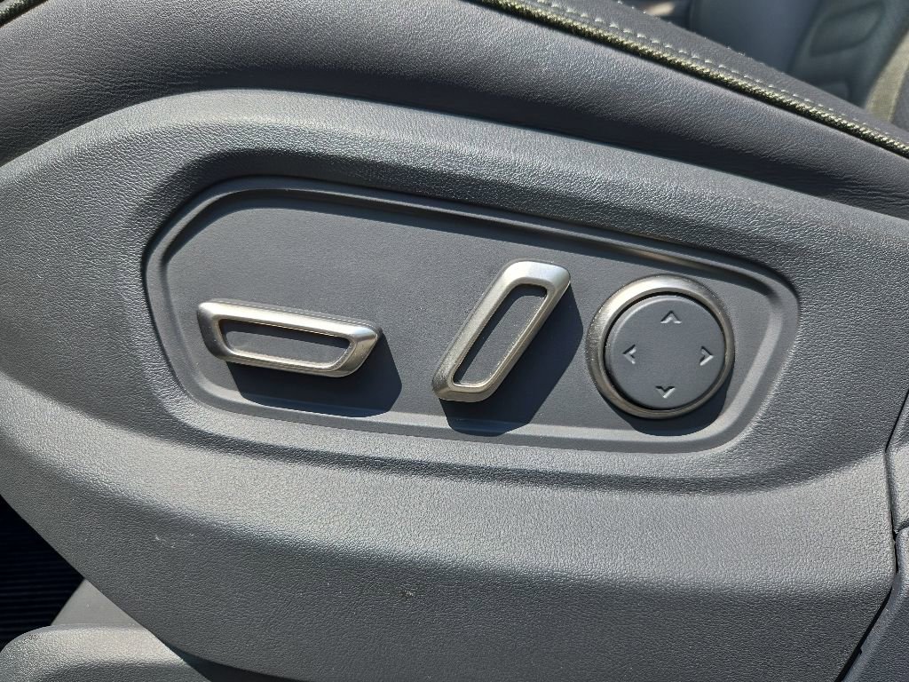 Used 2022 Rivian R1S Launch Edition AWD/4WD image 15