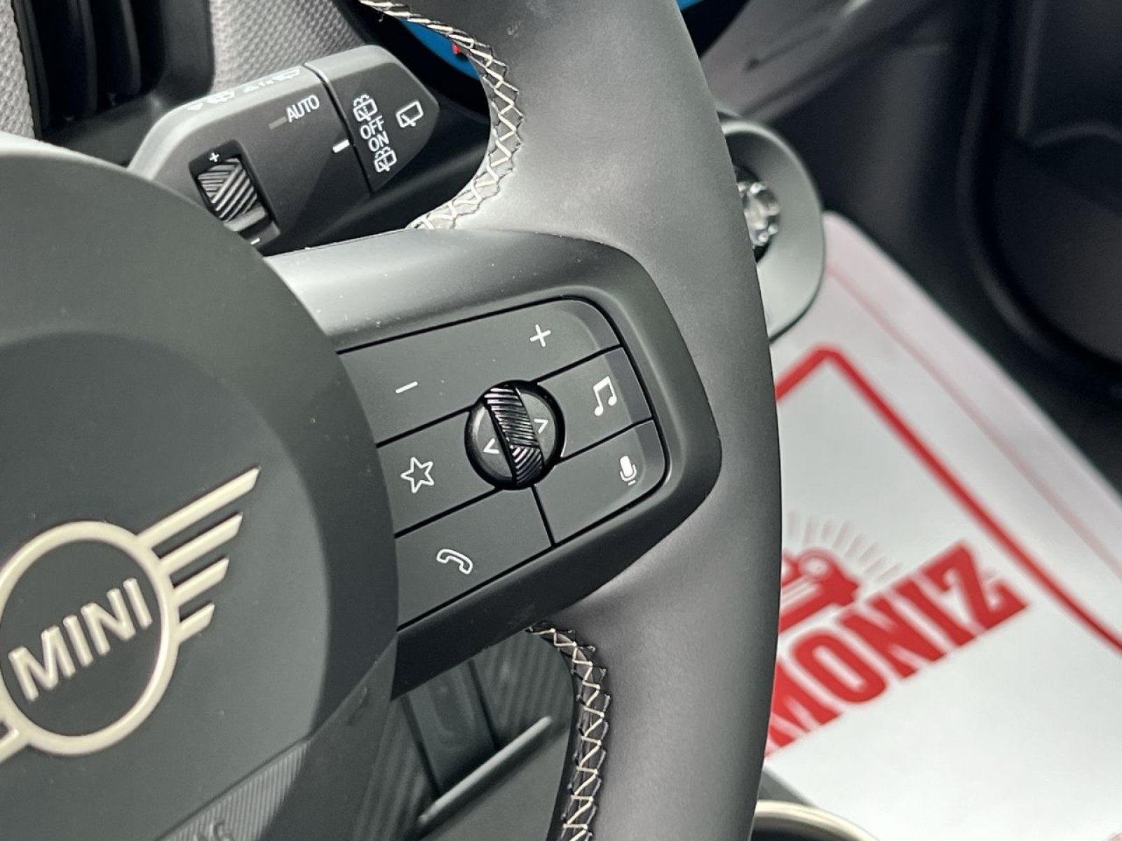 Used 2025 MINI Cooper S FWD image 37
