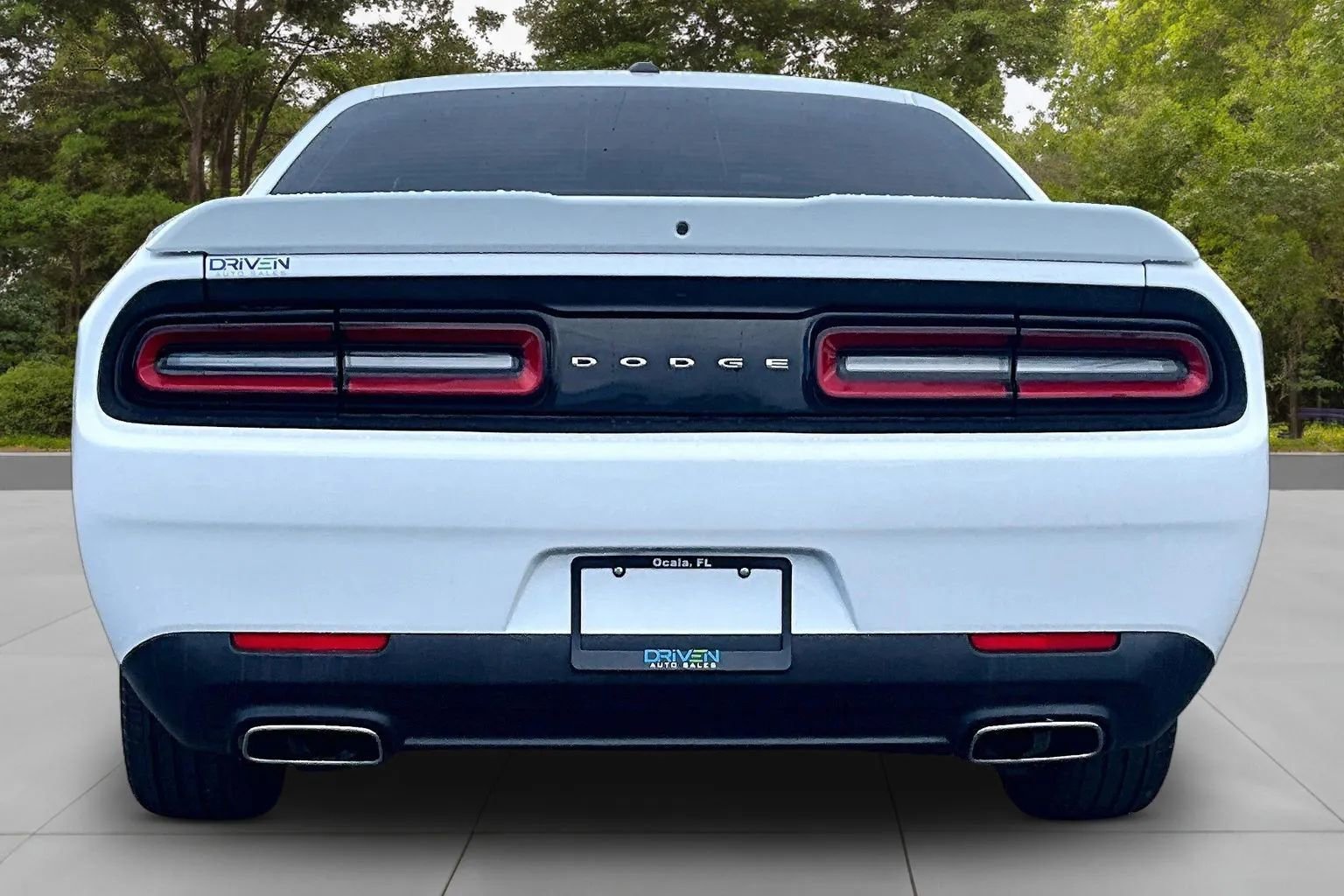 Used 2019 Dodge Challenger SXT RWD image 4