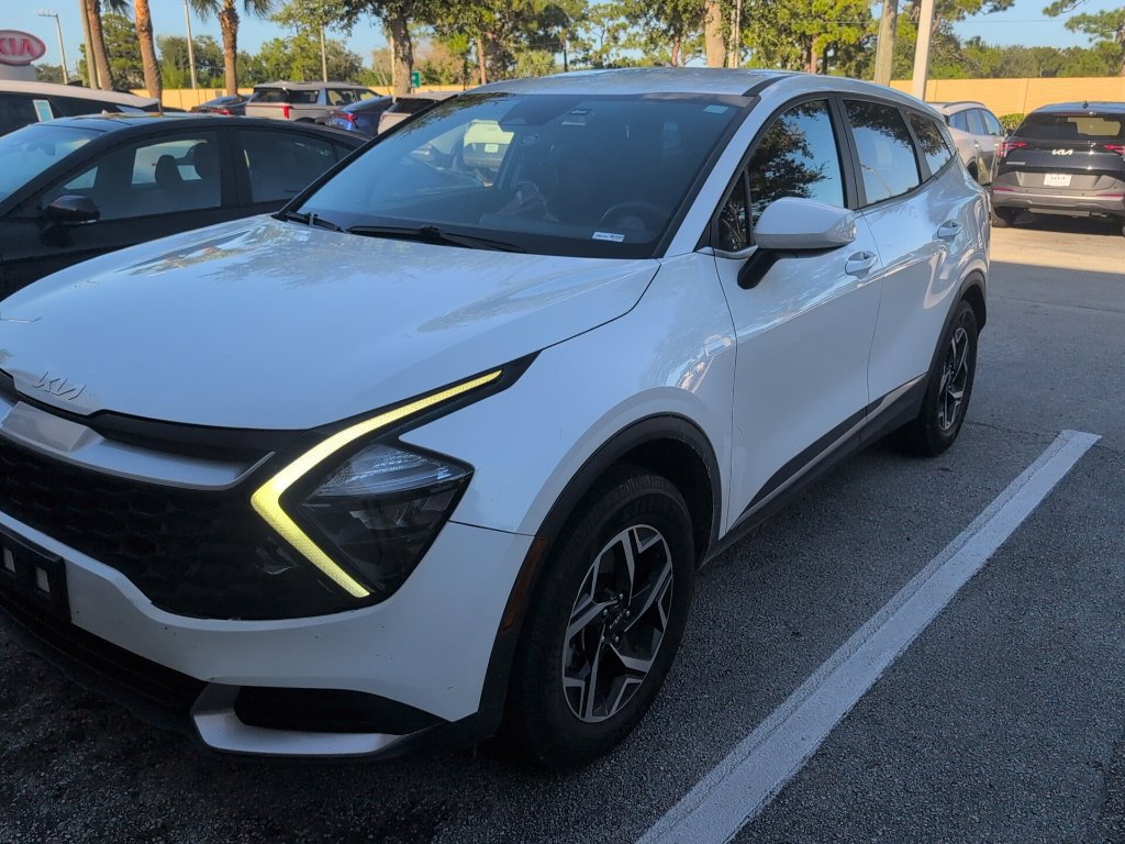 Used 2023 Kia Sportage LX AWD/4WD image 2