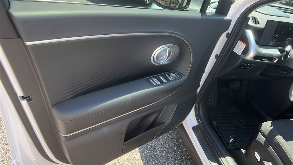 New 2026 Hyundai Ioniq 9 SE image 11