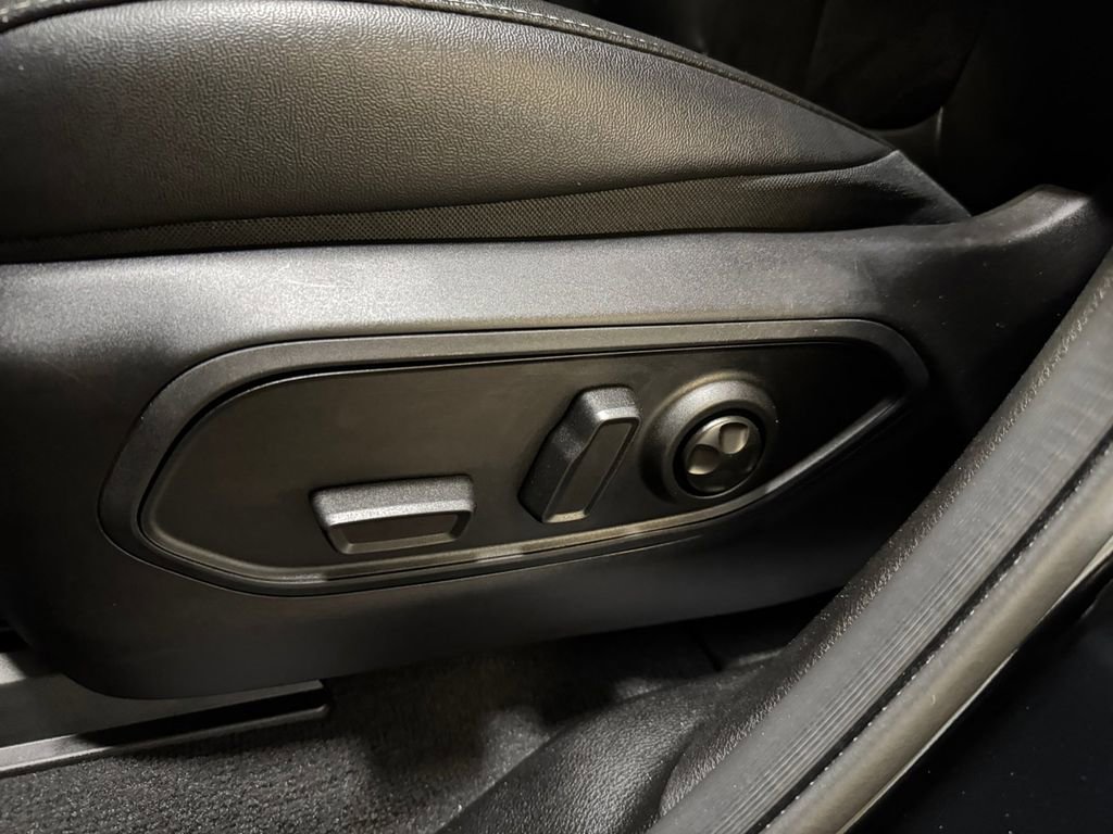 Used 2024 Jeep Grand Cherokee Altitude image 13