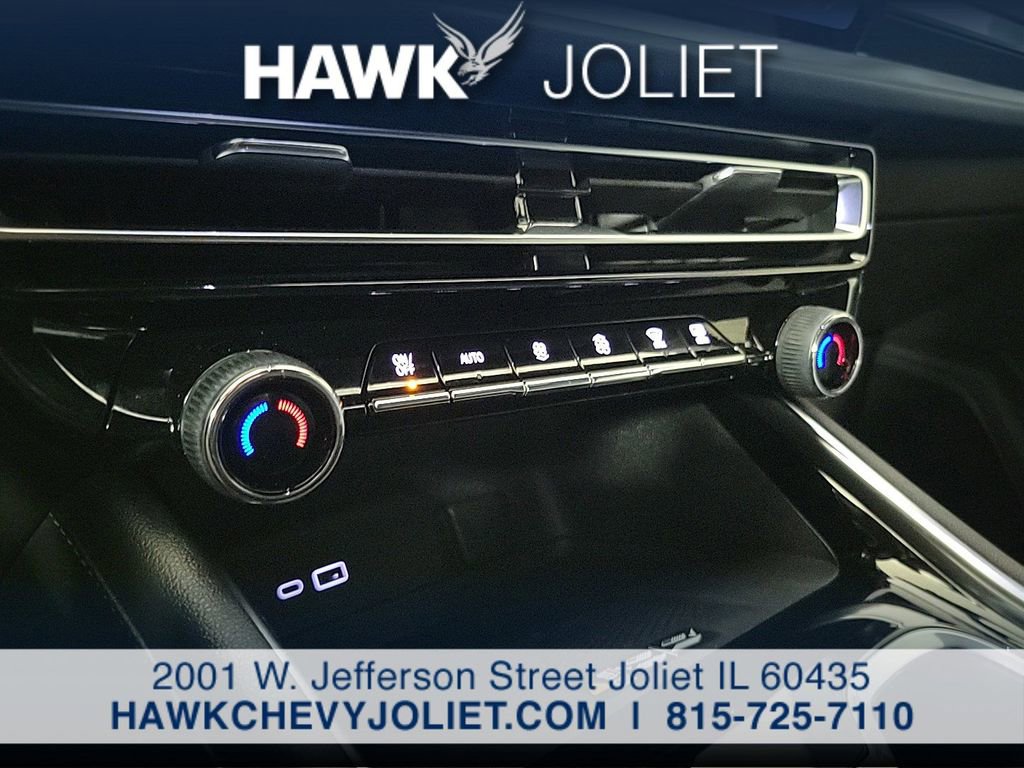 Used 2024 Chevrolet Traverse LT w/ Midnight/Sport Edition FWD image 20