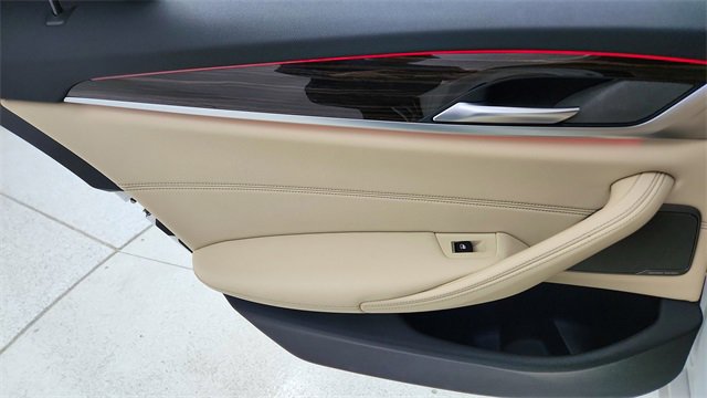 Used 2021 BMW 530i w/ Premium Package image 31