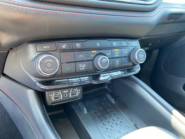 Used 2025 Dodge Durango R/T AWD/4WD image 13
