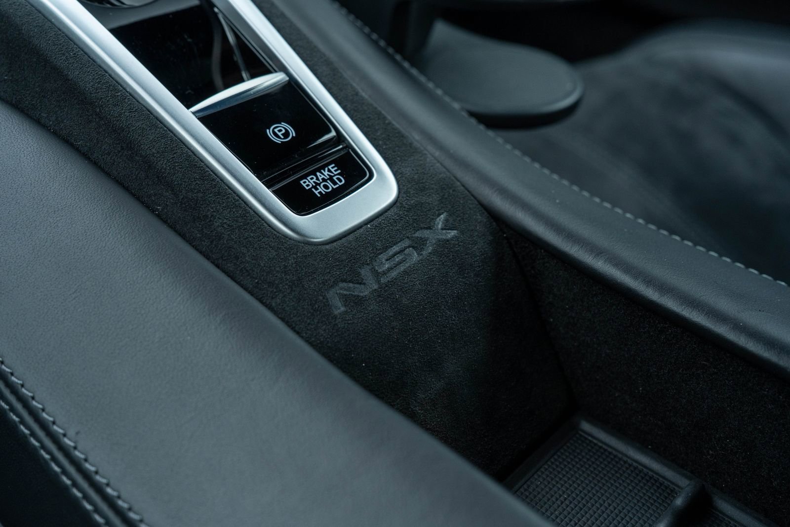 Used 2017 Acura NSX image 28