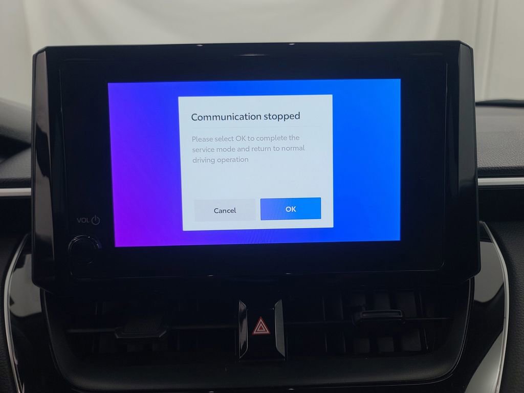 Used 2025 Toyota Corolla Cross LE image 31