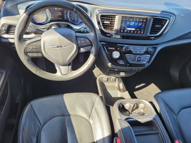 Used 2019 Chrysler Pacifica Touring Plus w/ S Appearance Package FWD image 12