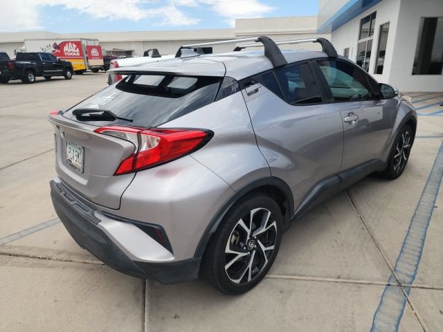 Used 2018 Toyota C-HR XLE FWD image 2