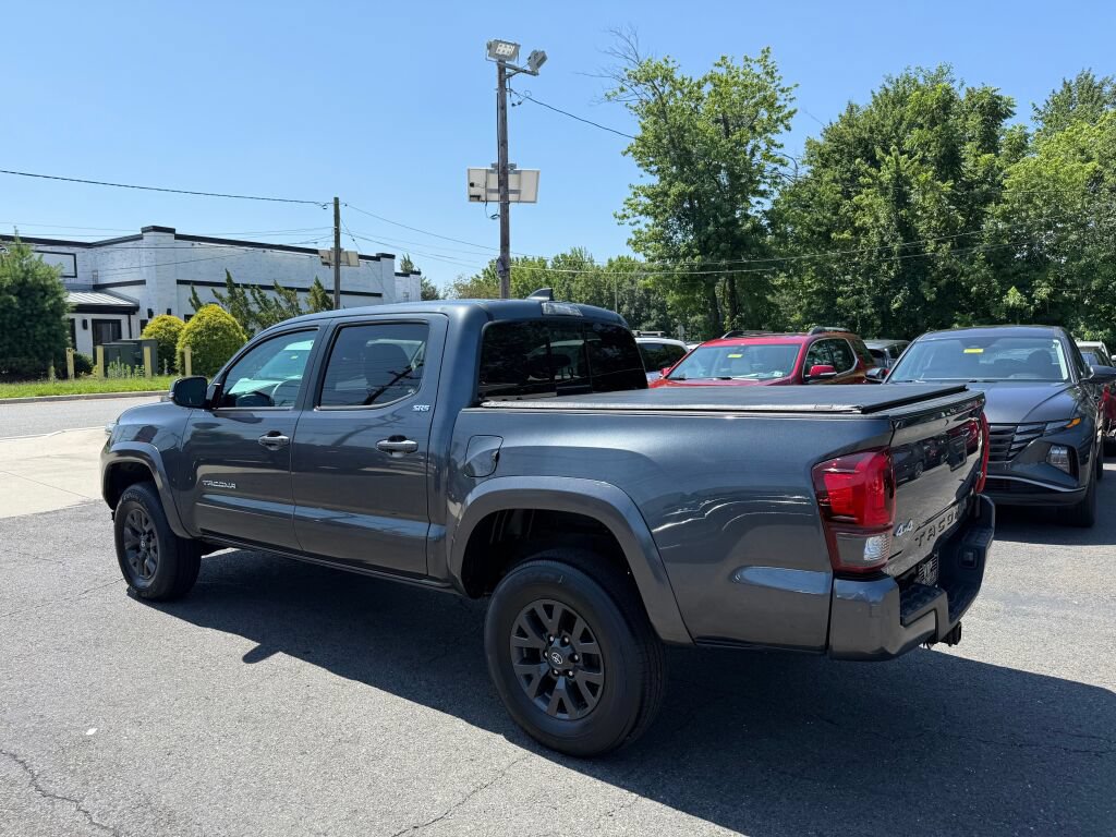 Used 2023 Toyota Tacoma SR5 w/ Technology Package AWD/4WD image 5