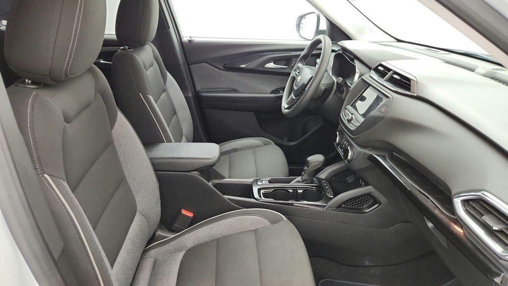 Used 2022 Chevrolet TrailBlazer LT AWD/4WD image 22