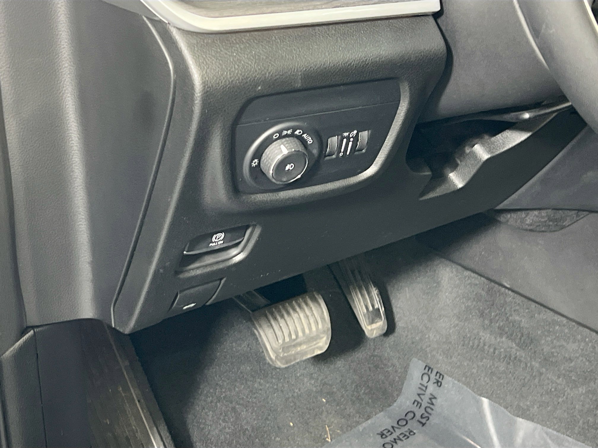 Used 2023 Jeep Grand Cherokee Limited AWD/4WD image 10
