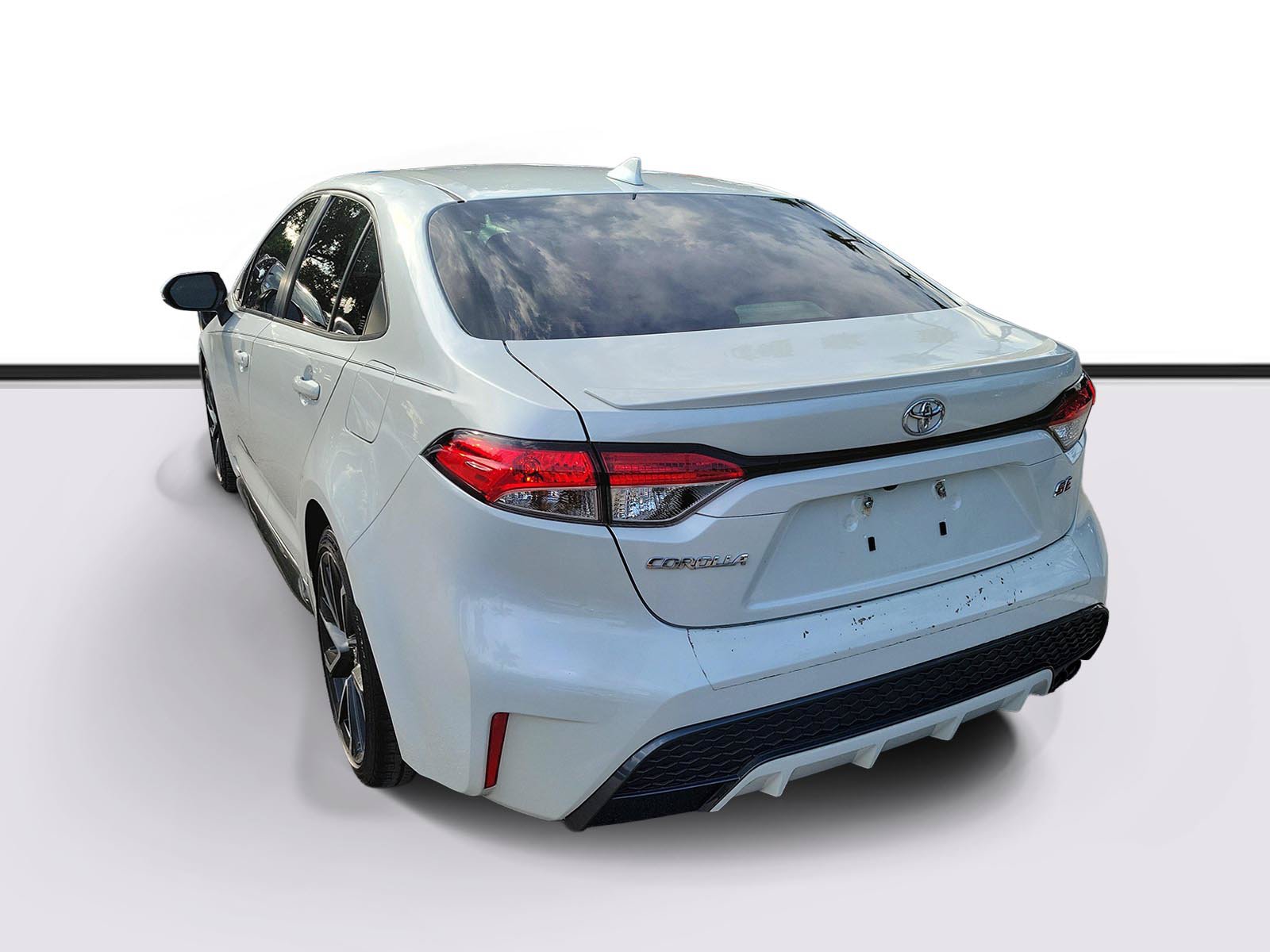Used 2021 Toyota Corolla SE FWD image 3