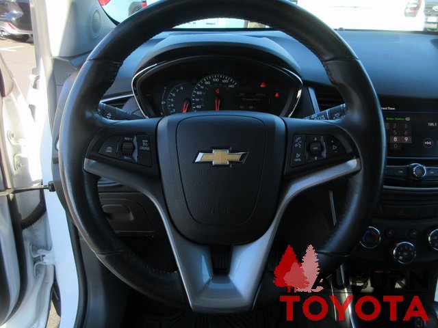 Used 2022 Chevrolet Trax LT w/ LT Convenience Package image 13