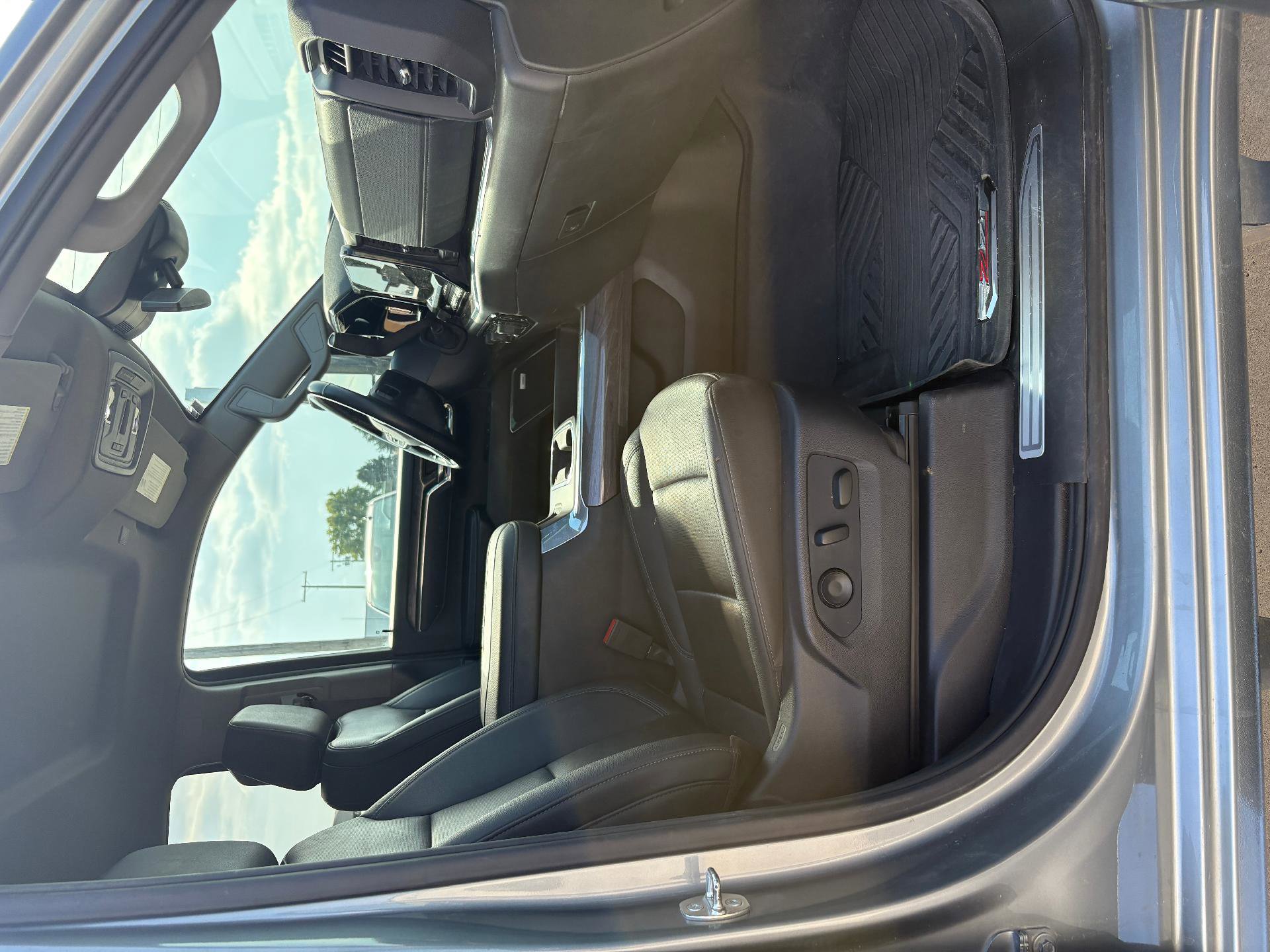 Used 2024 Chevrolet Silverado 2500 LTZ w/ LTZ Plus Package image 18