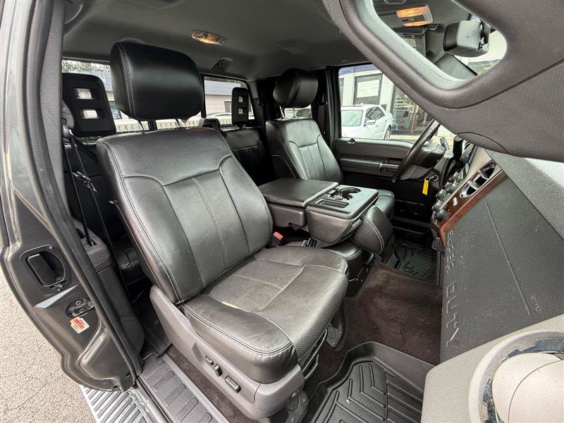 Used 2015 Ford F250 Lariat w/ Chrome Package AWD/4WD image 32