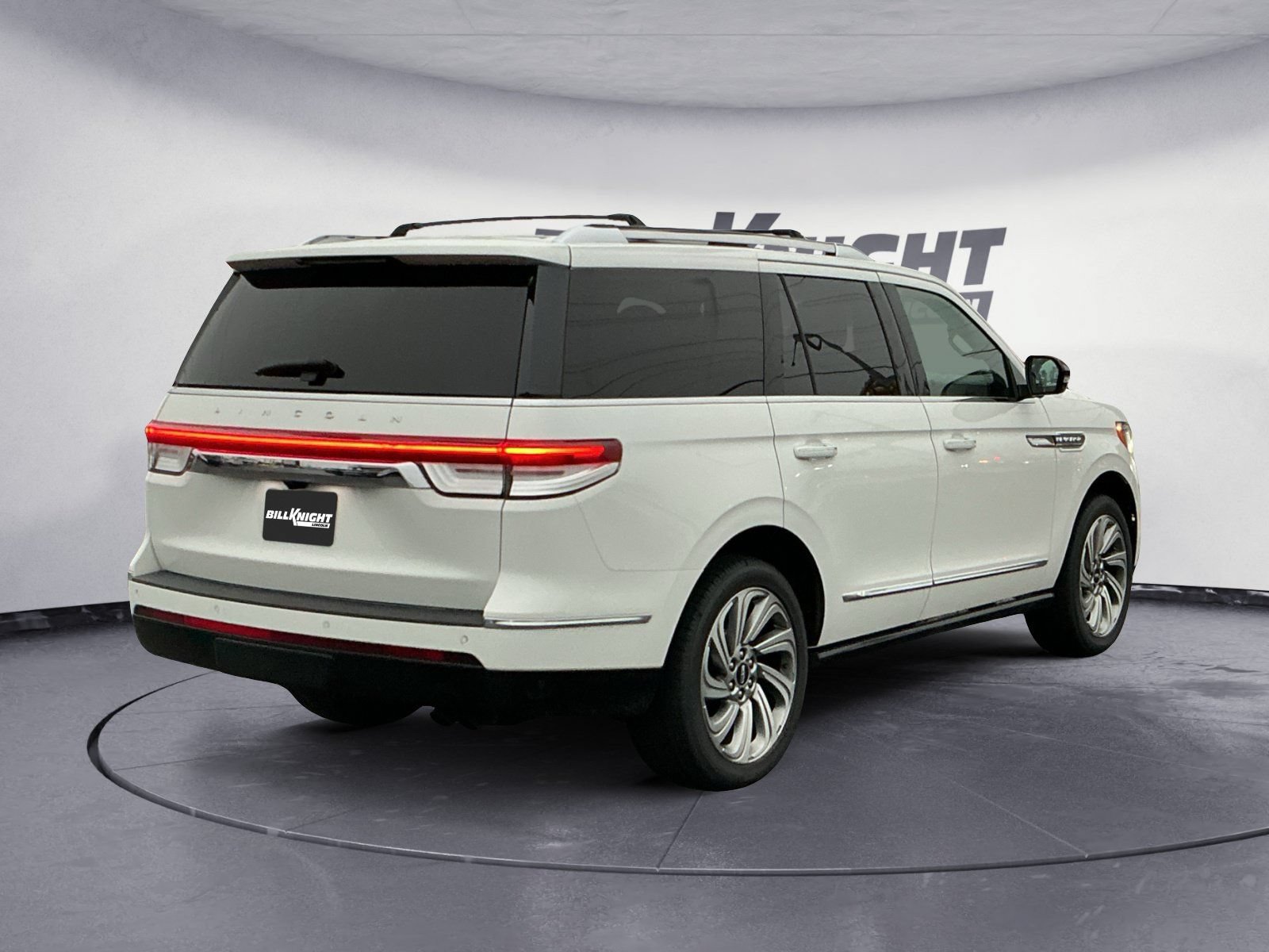 Used 2022 Lincoln Navigator Reserve AWD/4WD image 5