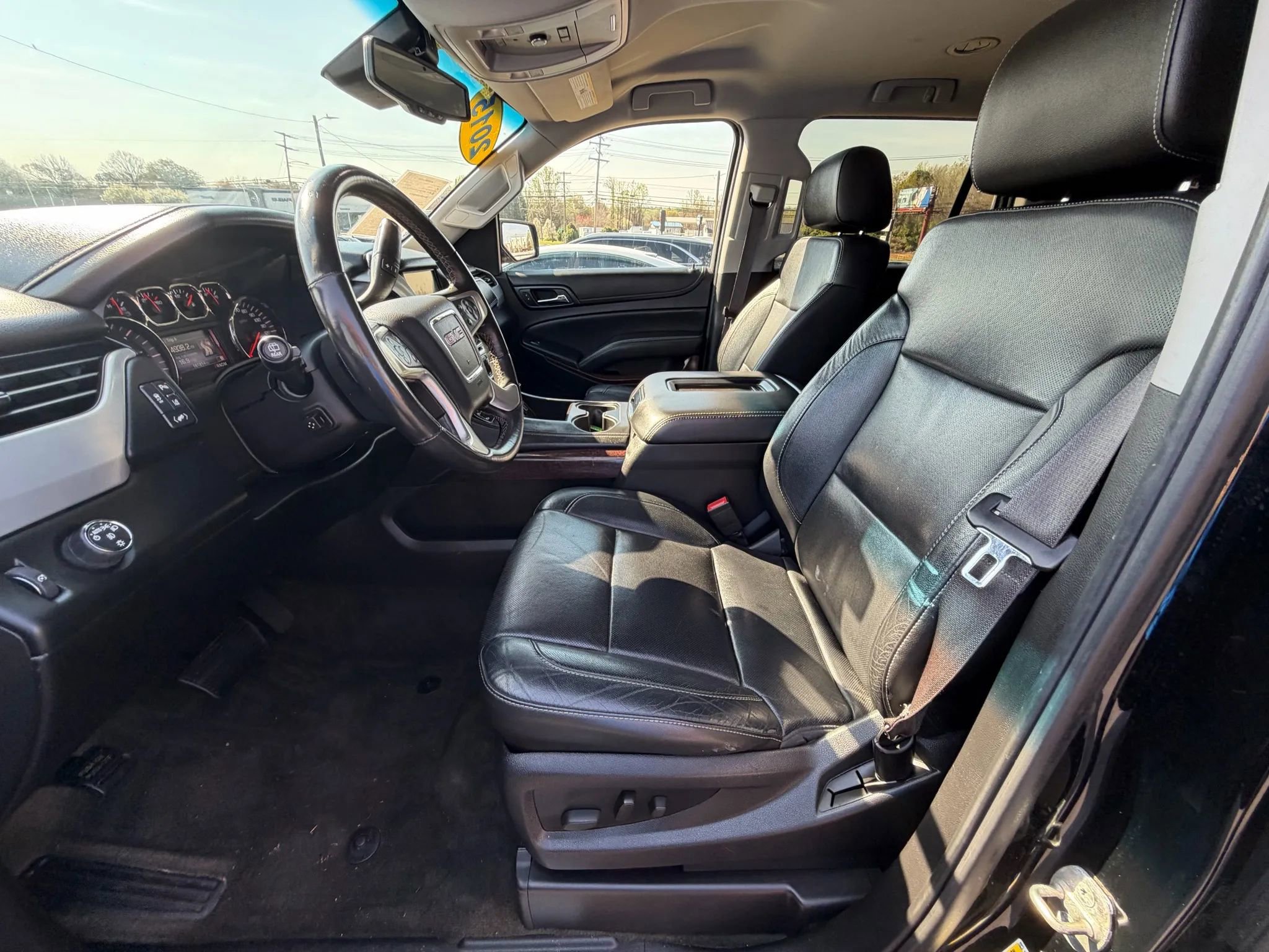 Used 2015 GMC Yukon SLT image 25