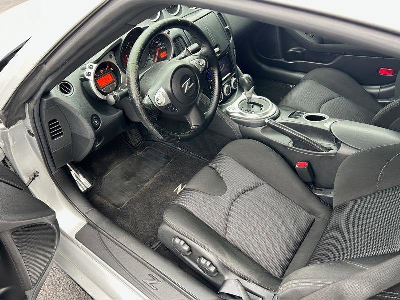 Used 2015 Nissan 370Z Coupe image 17
