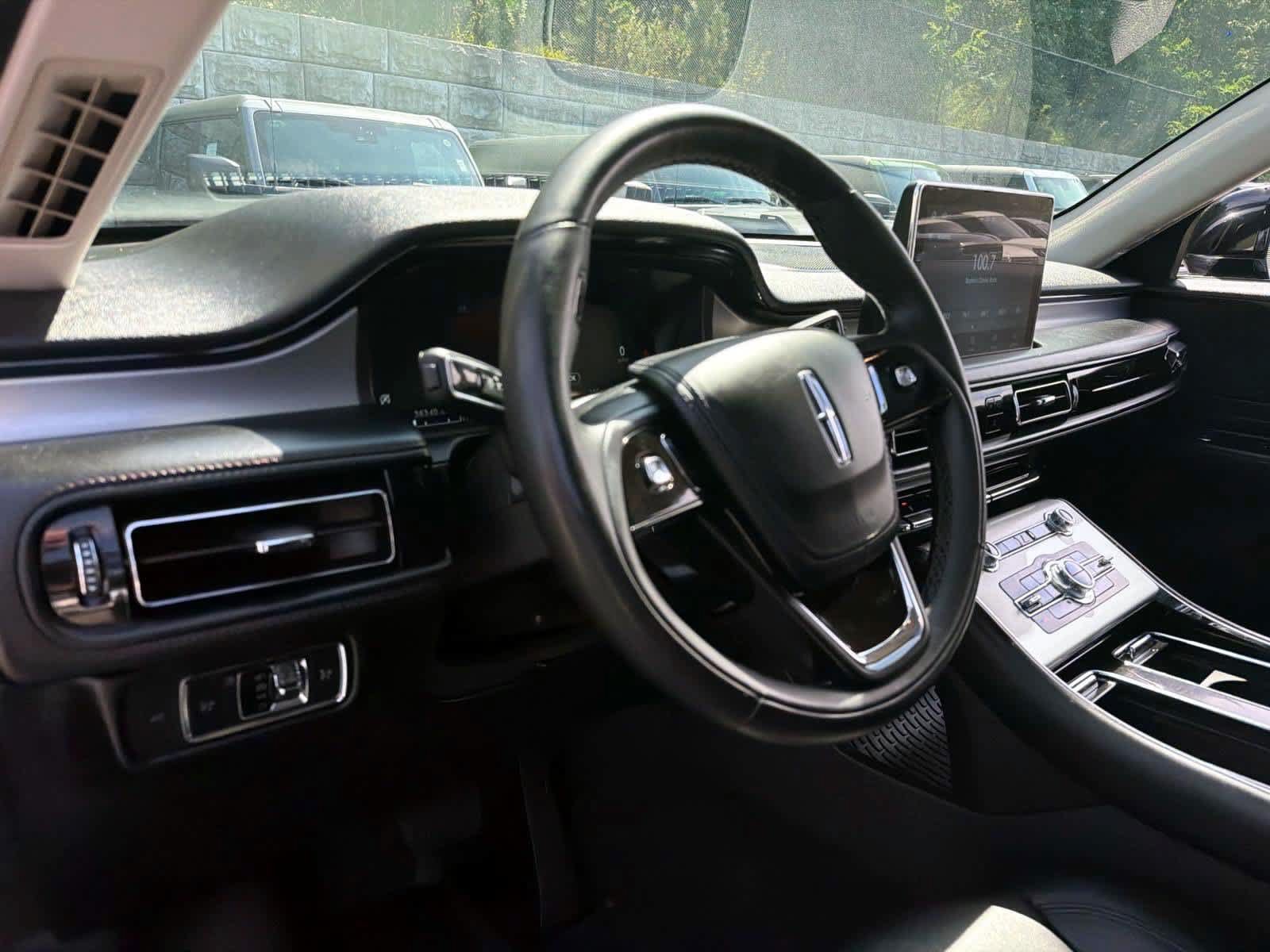 Used 2022 Lincoln Aviator AWD w/ Premium Package image 10
