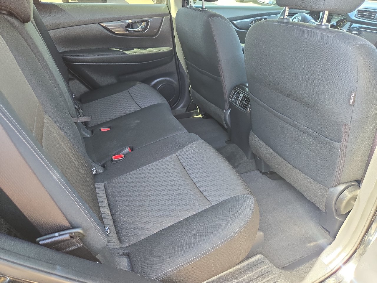 Used 2017 Nissan Rogue SV FWD image 11