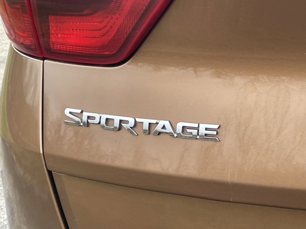 Used 2018 Kia Sportage LX image 19