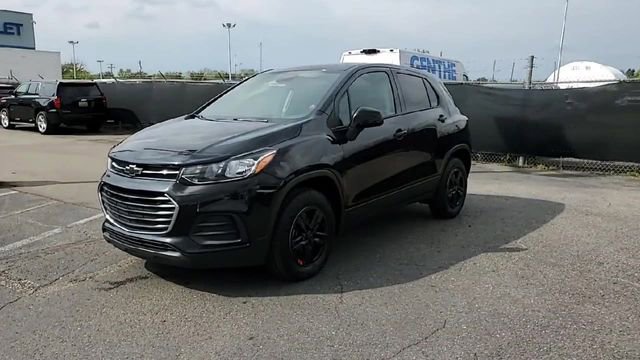 Certified 2022 Chevrolet Trax LS w/ Tint and Cruise Package image 4