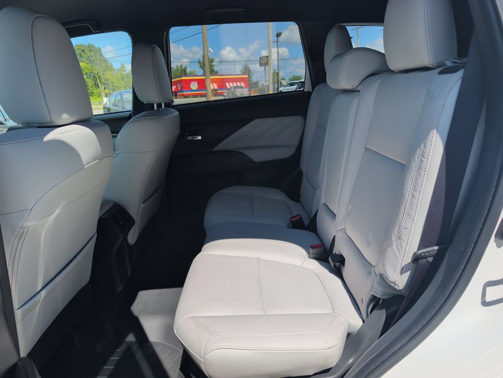 Used 2019 Mitsubishi Outlander SEL AWD/4WD image 20