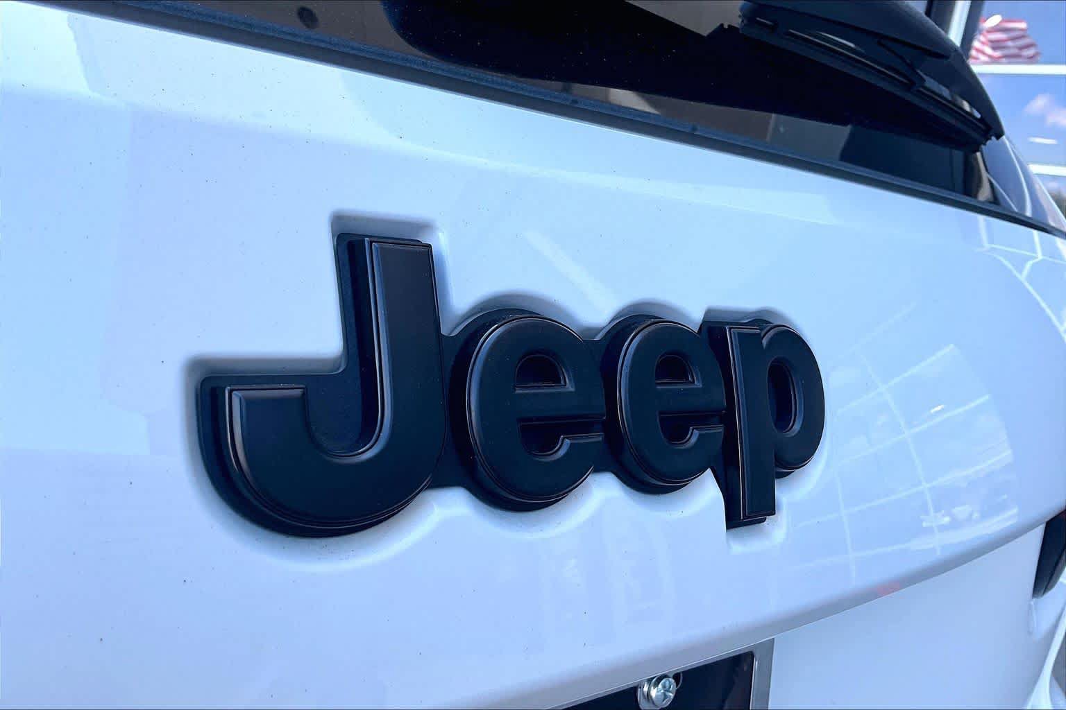 Used 2018 Jeep Grand Cherokee SRT AWD/4WD image 30