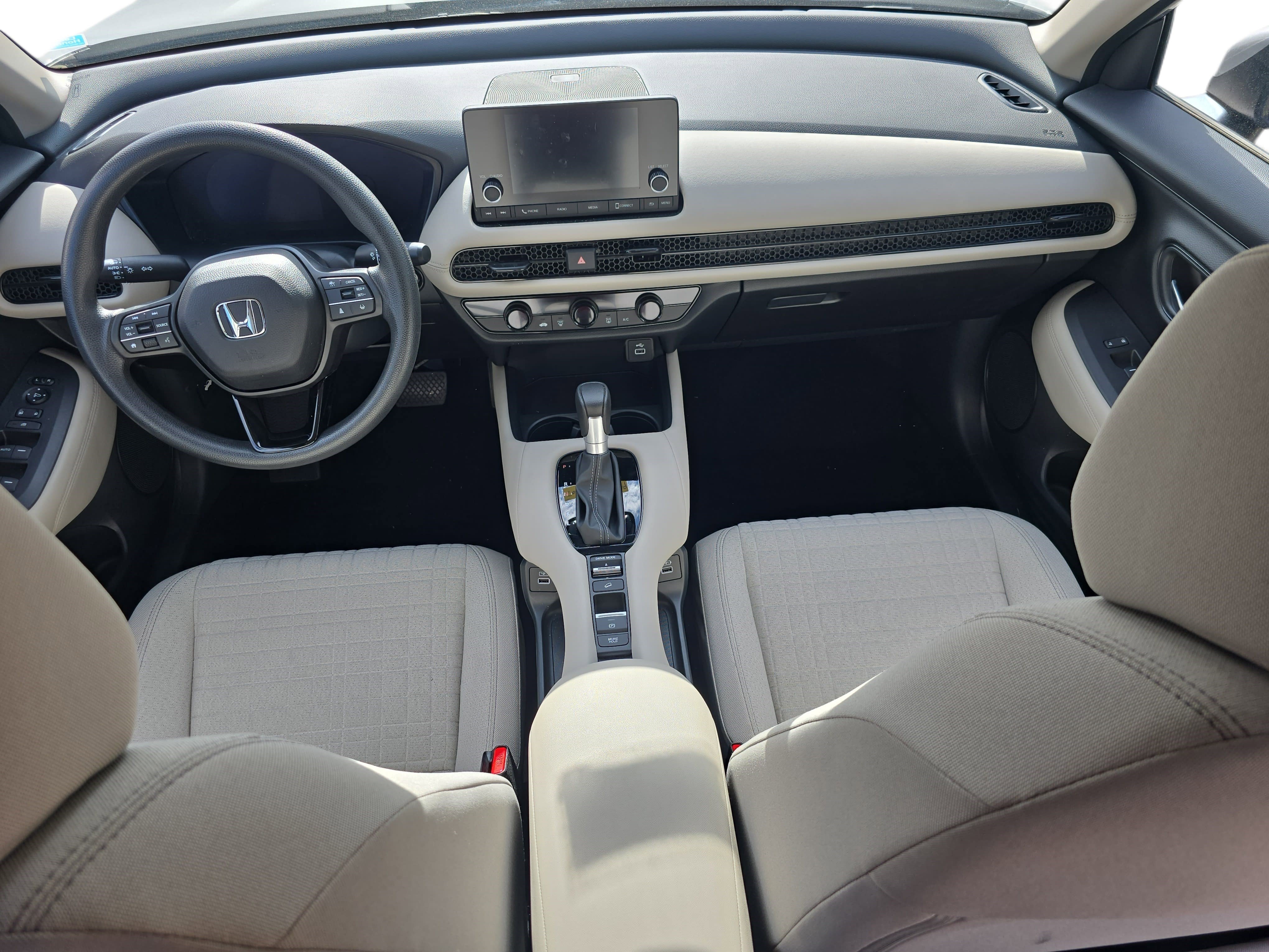 Used 2023 Honda HR-V LX image 9