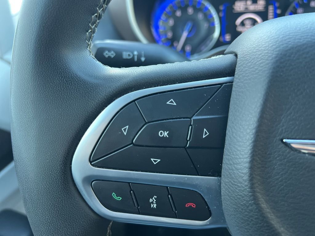 Used 2023 Chrysler Voyager LX image 16