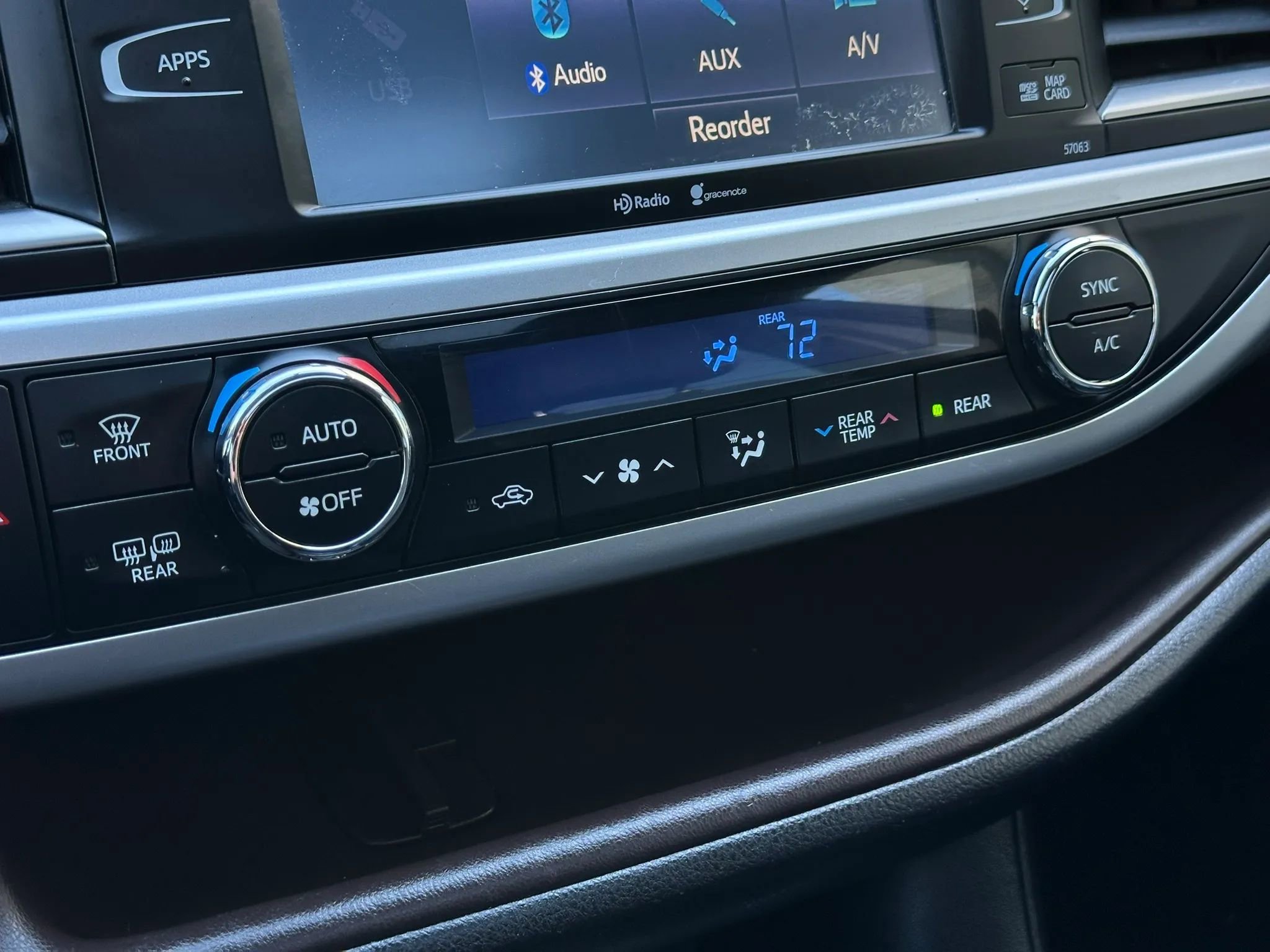 Used 2015 Toyota Highlander XLE image 37