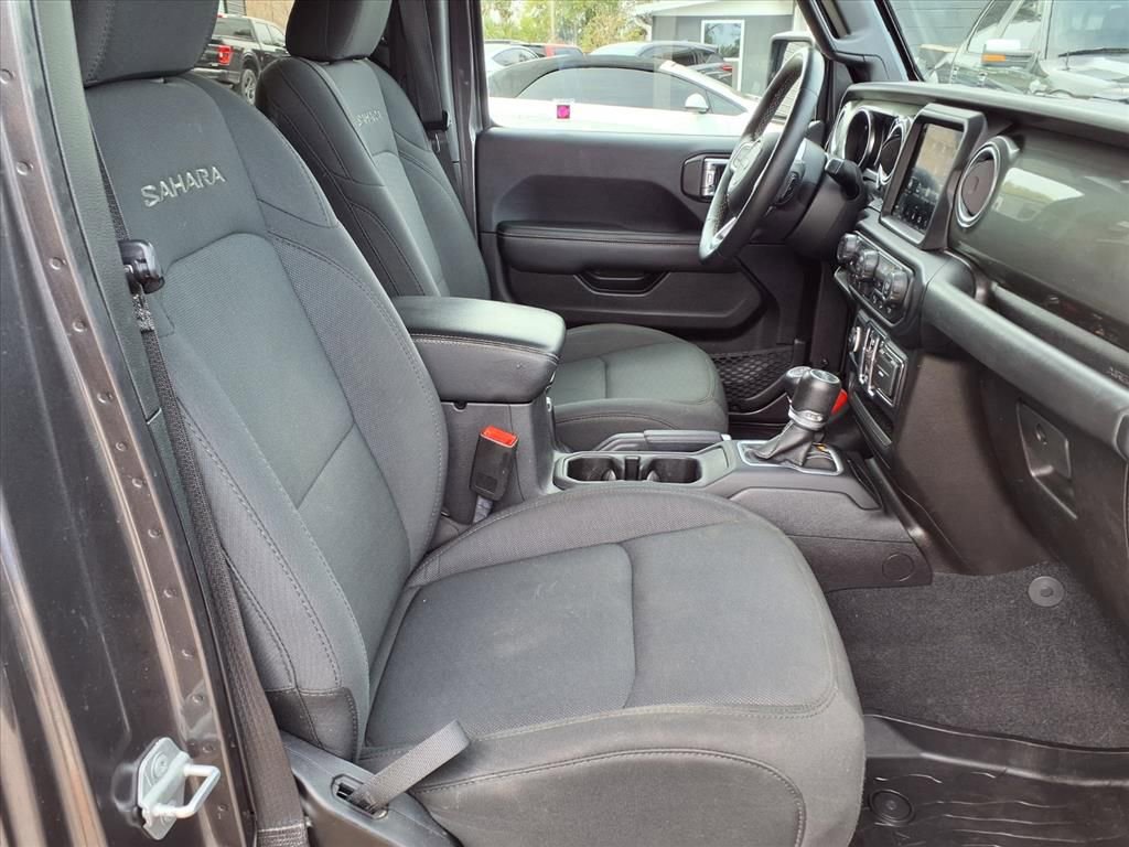 Used 2019 Jeep Wrangler Unlimited Sahara image 13