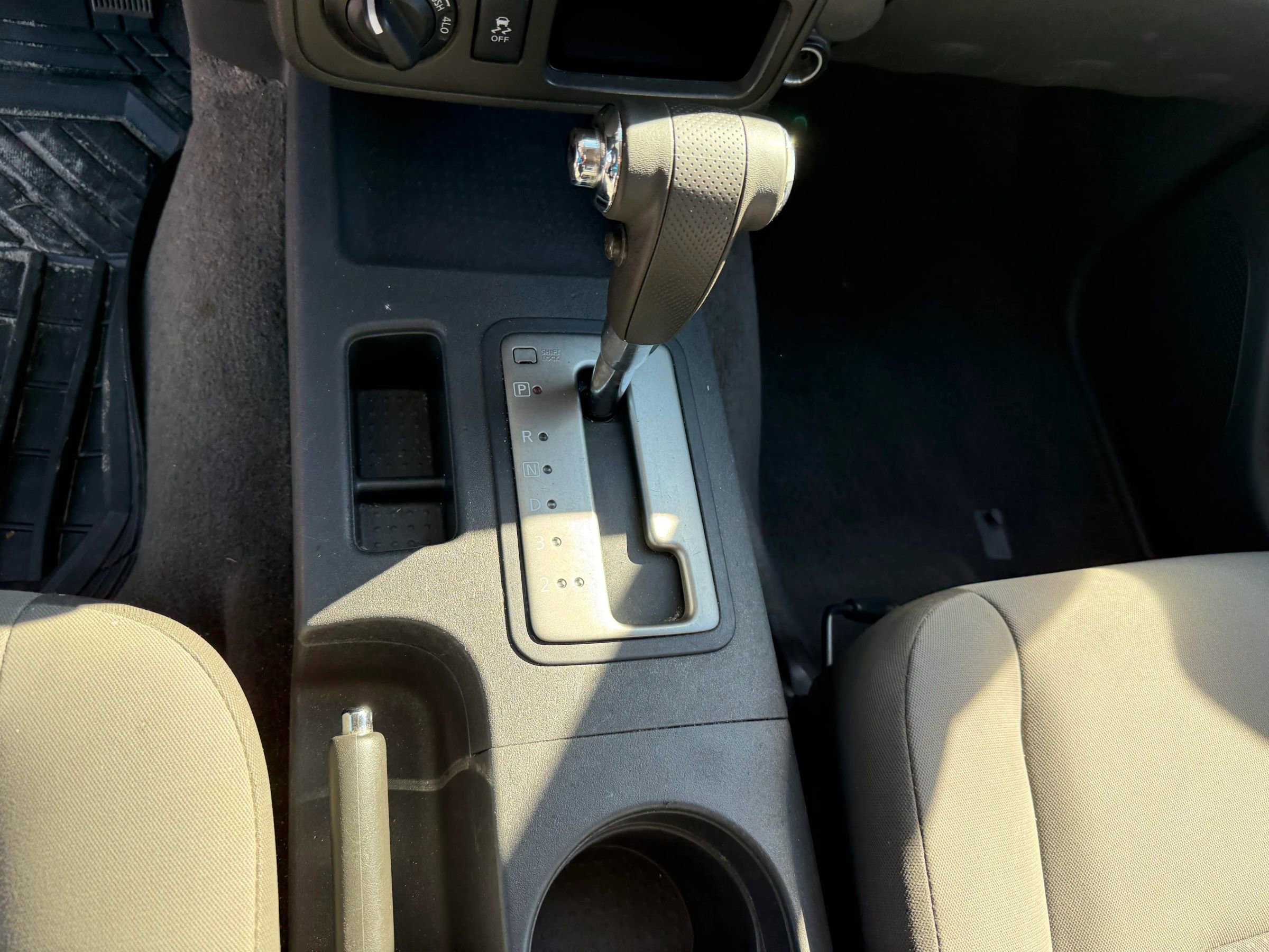 Used 2014 Nissan Xterra X image 18