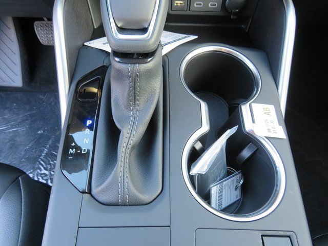 New 2025 Toyota Highlander XLE image 28