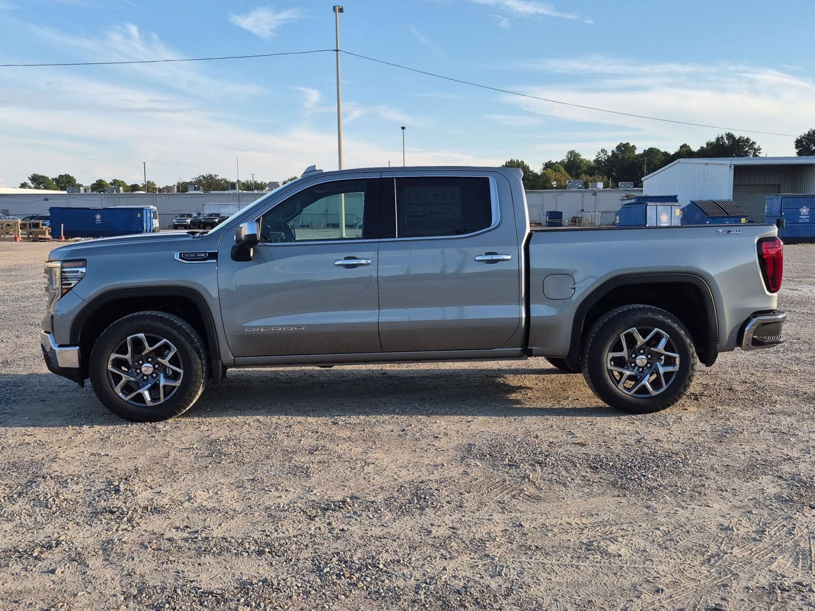 New 2026 GMC Sierra 1500 SLT AWD/4WD image 2
