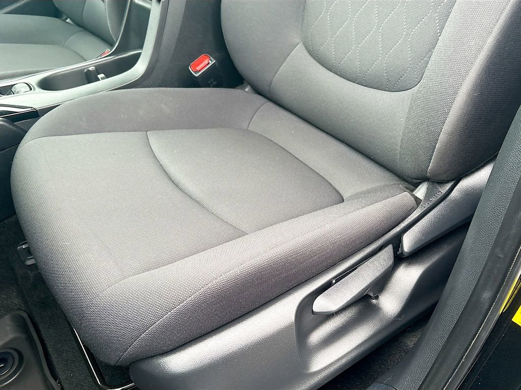 Used 2023 Toyota Corolla Cross LE w/ Moonroof Package image 19