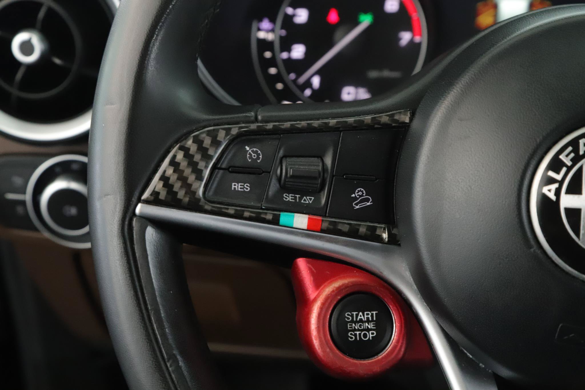 Used 2018 Alfa Romeo Stelvio AWD image 9