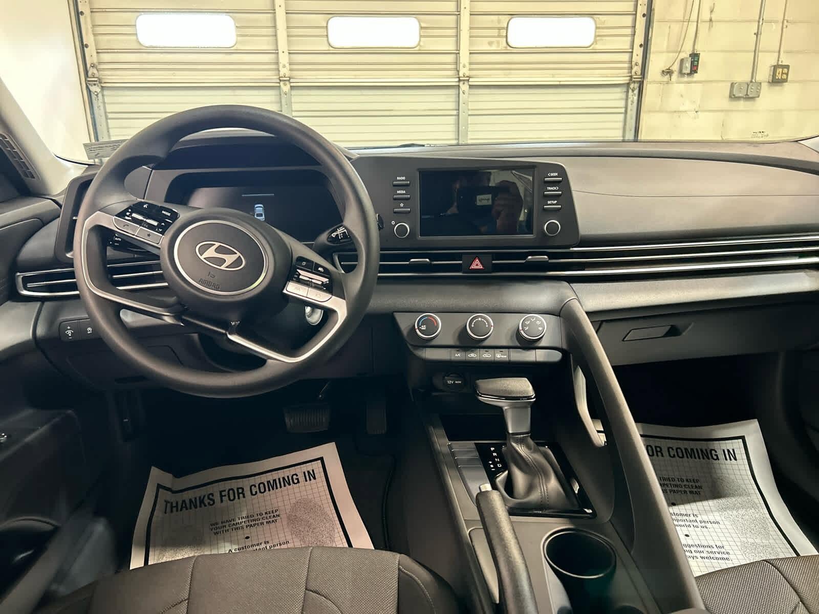 New 2026 Hyundai Elantra SE FWD image 4