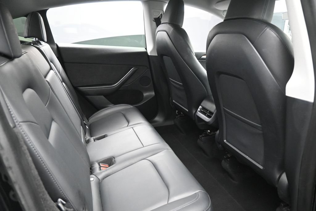 Used 2023 Tesla Model Y Long Range AWD/4WD image 30