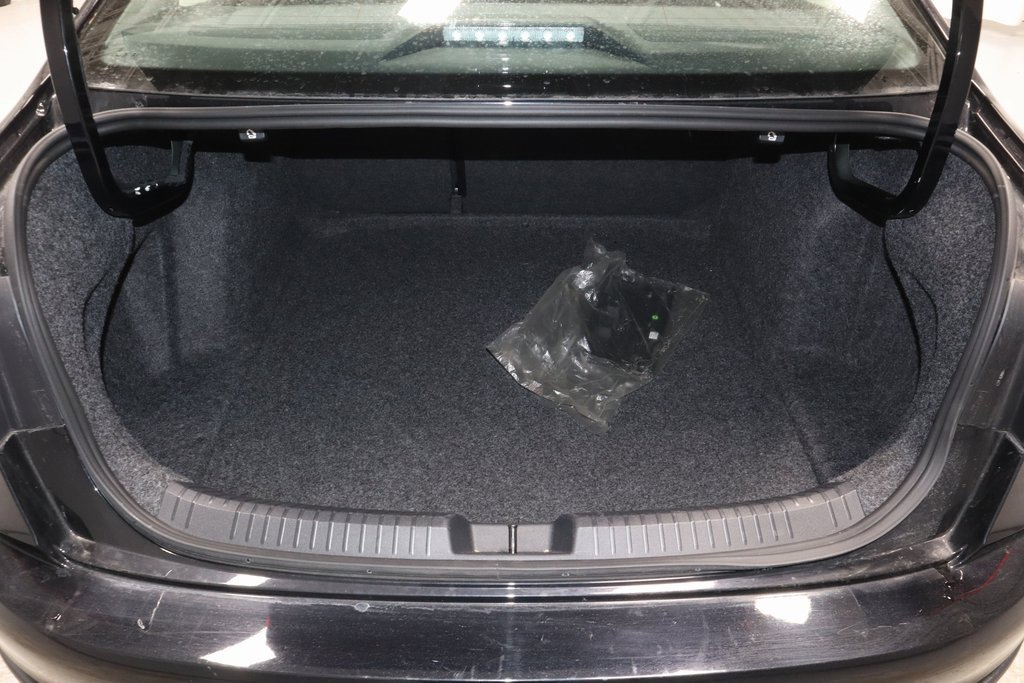 Used 2025 Volkswagen Jetta SE image 14