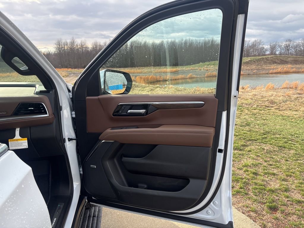 New 2026 Chevrolet Tahoe High Country w/ LPO, Illumination Package AWD/4WD image 37