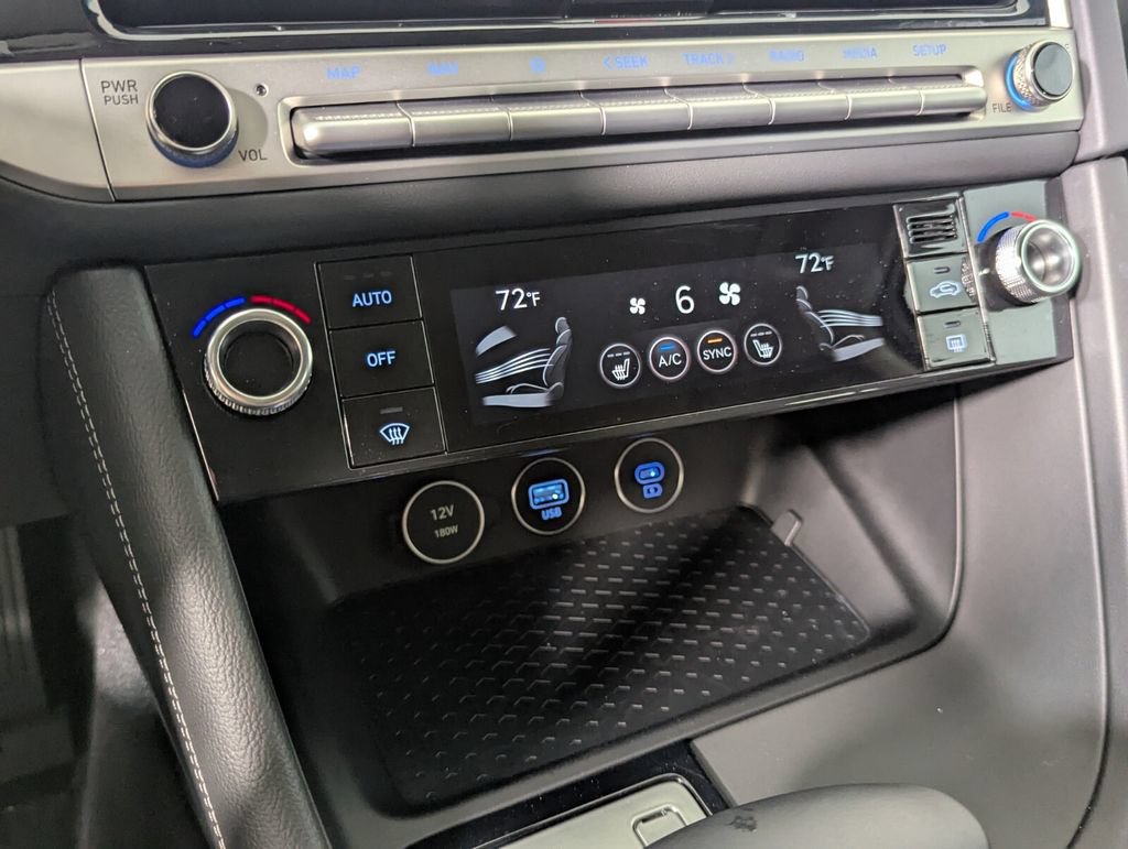 Used 2026 Genesis G70 2.5T RWD image 21