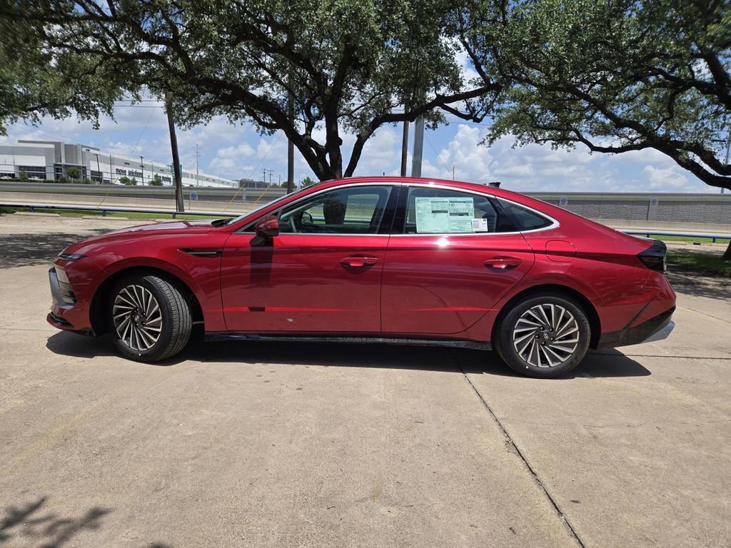 New 2025 Hyundai Sonata SEL FWD image 2