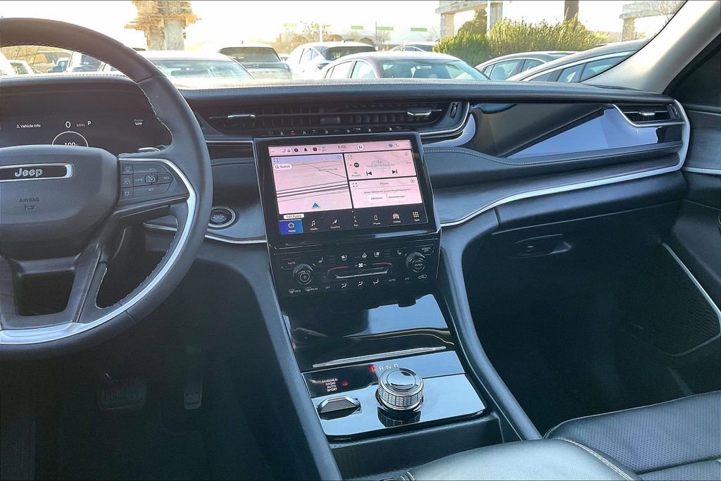 Used 2024 Jeep Grand Cherokee Limited w/ Luxury Tech Group II image 6