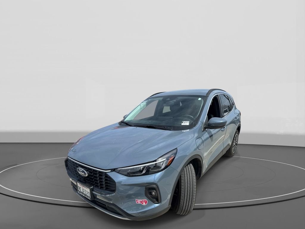 Used 2023 Ford Escape SE w/ PHEV Premium Package image 4