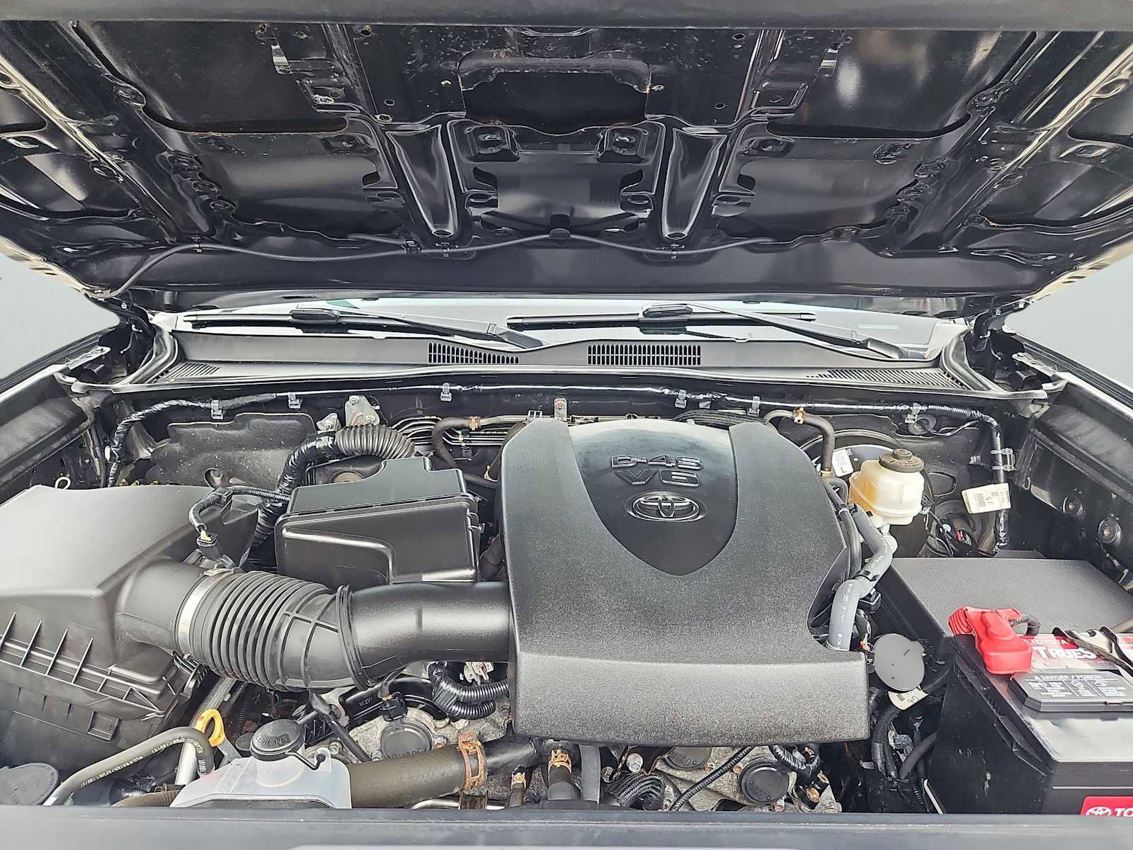 Used 2018 Toyota Tacoma SR5 AWD/4WD image 27