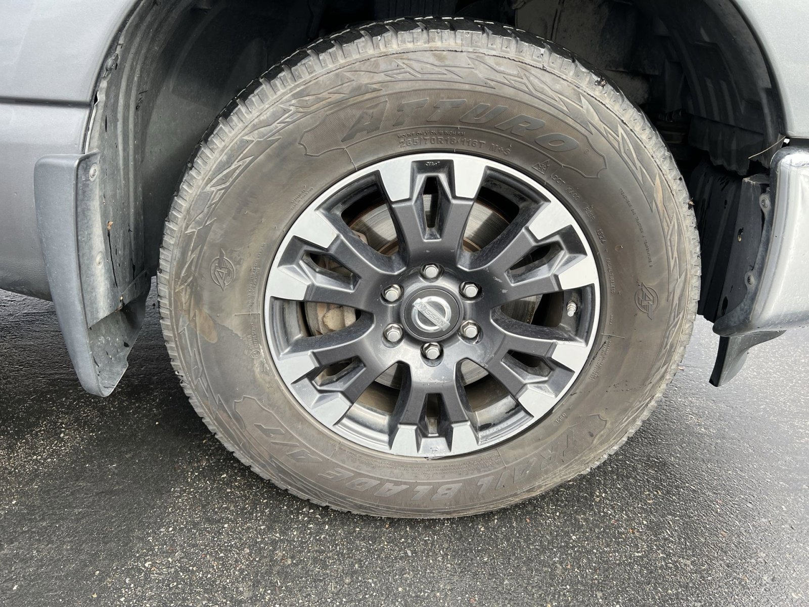 Used 2017 Nissan Titan SV image 16