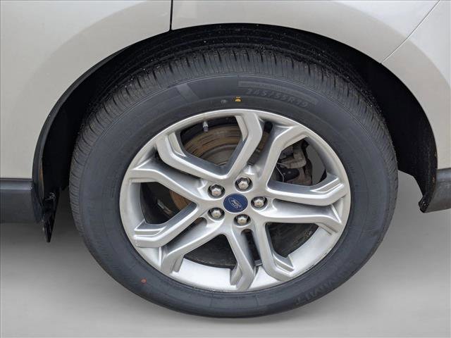 Used 2018 Ford Edge Titanium image 25