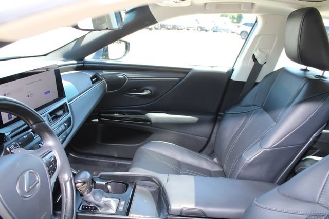 Used 2024 Lexus ES 300h w/ Accessory Package (Z1) FWD image 34